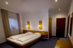 Gasthof Zur Krone Garni - Room