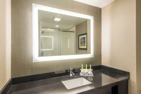Holiday Inn Express & Suites Norwood by IHG - Salle de bain