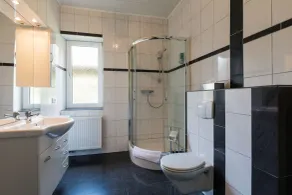 Hotel am Rosenplatz,24 Stunden Check in, Küche, kostenfreie Parkplätze - Bathroom
