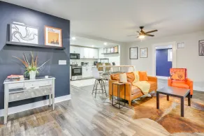Great for Groups! Greensboro Getaway, 1 Mi to Dtwn - Interior