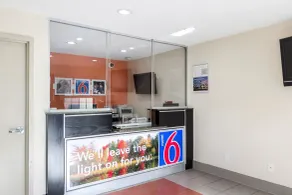Motel 6 New Brunswick - Réception
