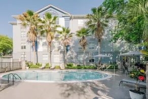 Holiday Inn Express Hotel & Suites Charleston - Northwoods by IHG - Piscine