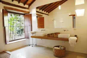 Portal de la Marquesa - Bathroom