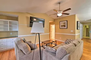 Pet-friendly Lillington Abode ~ 1 Mi to River - Innenbereich