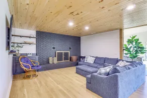 Modern Buckeye Lake Retreat: Game Room & Fire Pit! - Innvendig
