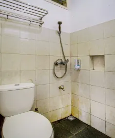 OYO Life 90071 Paralayang View - Baño