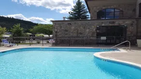 Holiday Inn Express Boone by IHG - Piscine
