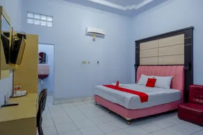 RedDoorz Plus Syariah near Stasiun Pekalongan 2 - Chambre