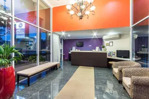 Best Western Newmarket Inn & Suites - Lobby