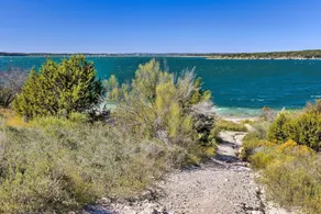 Flirty Flamingo' Studio: 1 Mi to Canyon Lake - Intérieur