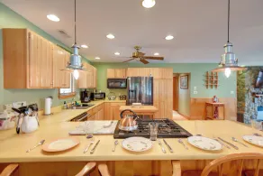 Scenic Little Ossipee Lake Retreat w/ Grill! - Interiör