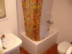Albergue Restaurante Salto de Bierge - Hostel - Bathroom