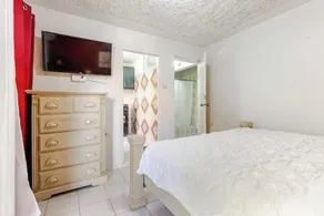 Insight Studio at Csompo Silver Manor - Room