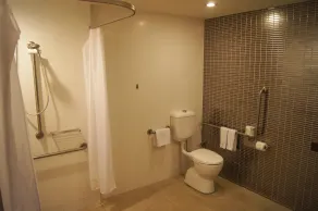 Pullman Sydney Olympic Park - Bathroom