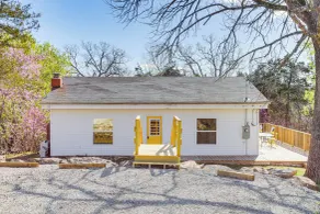 Arkansas Cabin w/ Deck < 1 Mi to Norfork Lake - Innvendig