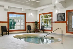 Ramada by Wyndham Drumheller Hotel & Suites - Piscine