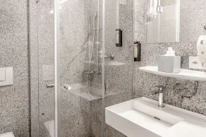 Tailormade Hotel STANS SÜD - Bathroom