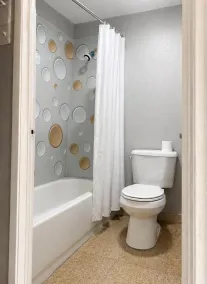 All Season Suites Inn  - Badezimmer