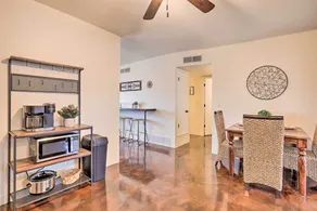 Sunny Tucson Abode w/ Fire Pit 9 Mi to U of A - Innvendig