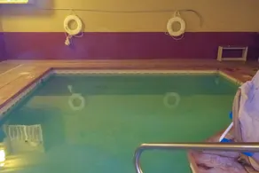 Comfort Suites Airport - Pool