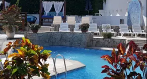 Coronado Beach Hotel - Pool
