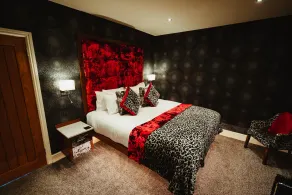 The Hideout House - Room