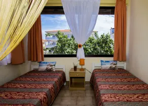 Dionisos Palms Apartments - Chambre