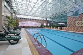 Holiday Inn Shanghai Pudong by IHG - Piscine
