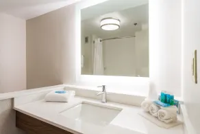 Holiday Inn Express Hotel & Suites Goldsboro - Base Area by IHG - Salle de bain