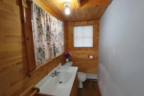 Riverview Cottages - Bathroom