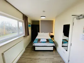 Almond Tree Hotel - Chambre
