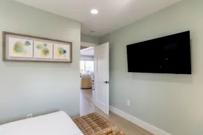 The Newport Lofts - 617 Thames Street - Room