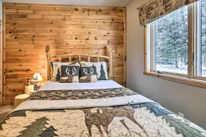 Phelps Cabin on 26 Acres w/ Fire Pit! - Interiør
