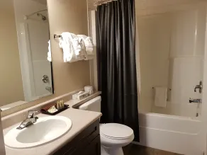 Sunset Resorts Canmore and Spa - Salle de bain