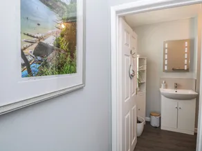 Willow Cottage - Bathroom