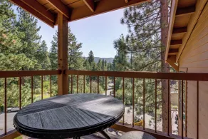 < 3 Mi to Lake Tahoe: Incline Village Condo! - Interior