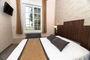 Logis - Hotel Restaurant La Sapinière - Proche Saint Omer - Værelse