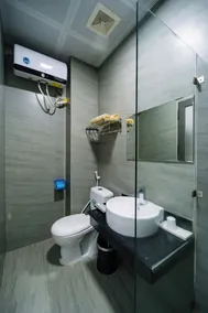 Ha Giang City Hostel And Tour - Bathroom