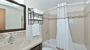 Super 8 by Wyndham Deadwood Black Hills Area - Salle de bain