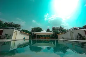 Aranya by Stories - Piscine