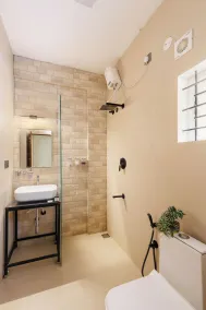 Villa Prism by StayJadePoolPyramid Room1hr Blr - Bagno