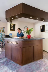İleri Hotel & Apartments - Recepción