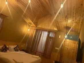Apple Flower Hotel - Personal Balcony, Lift, Garden and Mountain View - Room