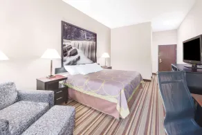 Super 8 by Wyndham Monett - Chambre