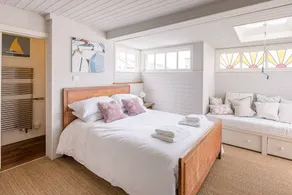 The Boathouse in Felixstowe Ferry - Stunning Waterfront Property - Room