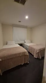 Cosy Spacious Hill Holiday Home - Room