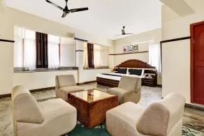 Hotel Rvees Regency - Quarto