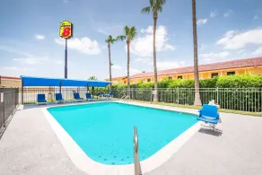Super 8 by Wyndham Harlingen TX - Piscine