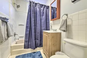 Springfield Vacation Rental: 1 Mi to Downtown - Salle de bain