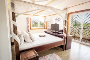 Queens Chateau Boutique Villa - Room